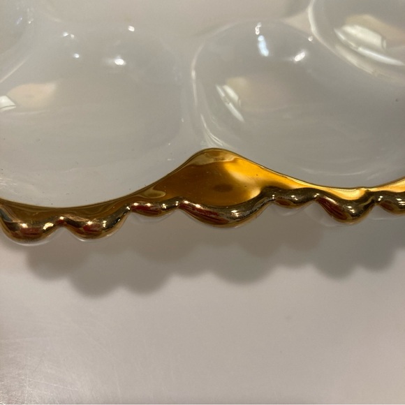 Vintage Anchor Hocking Milk Glass Deviled Egg Plate w/Gold Trim/Edging - Picture 4 of 6